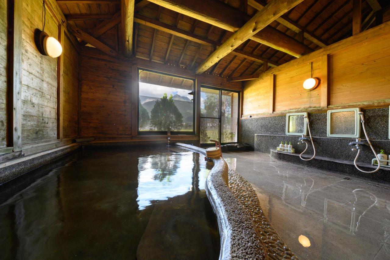 לינה וארוחת בוקר Yufuin Flora House מראה חיצוני תמונה