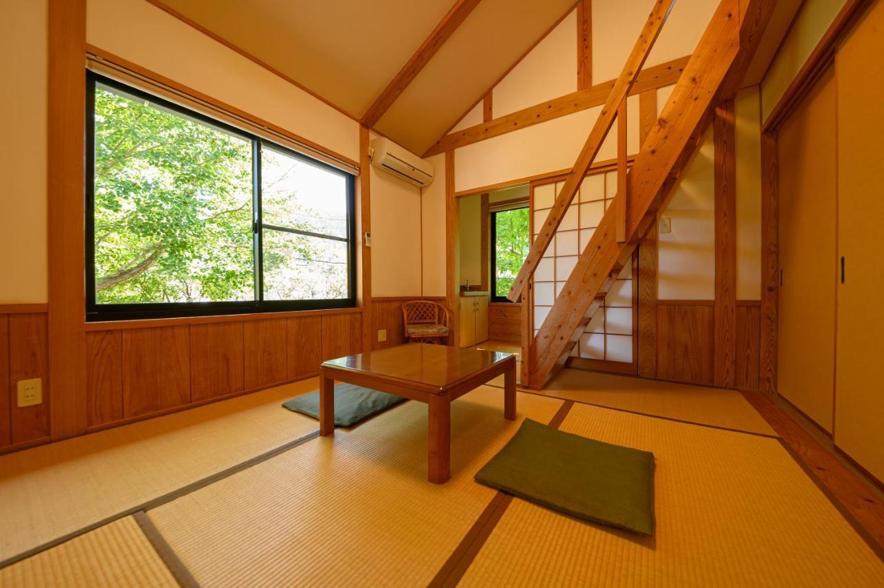 לינה וארוחת בוקר Yufuin Flora House מראה חיצוני תמונה