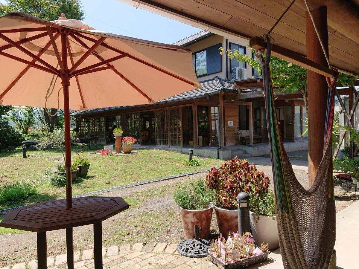 לינה וארוחת בוקר Yufuin Flora House מראה חיצוני תמונה